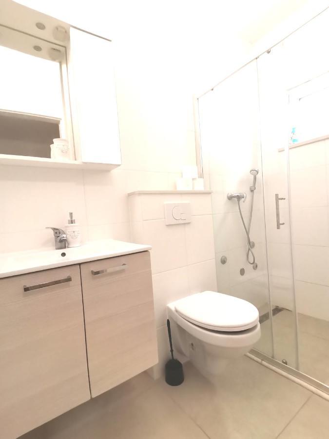 Apt White Idyll, 3 Bedrooms, 3 Bathrooms, Terrace Apt بروماجنا المظهر الخارجي الصورة
